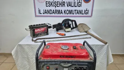 Eskişehir'de izinsiz kazı yapan 2 kişi suçüstü yakalandı