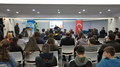 Talas'ta "Alev Alatlı Okumaları" etkinliği düzenlendi