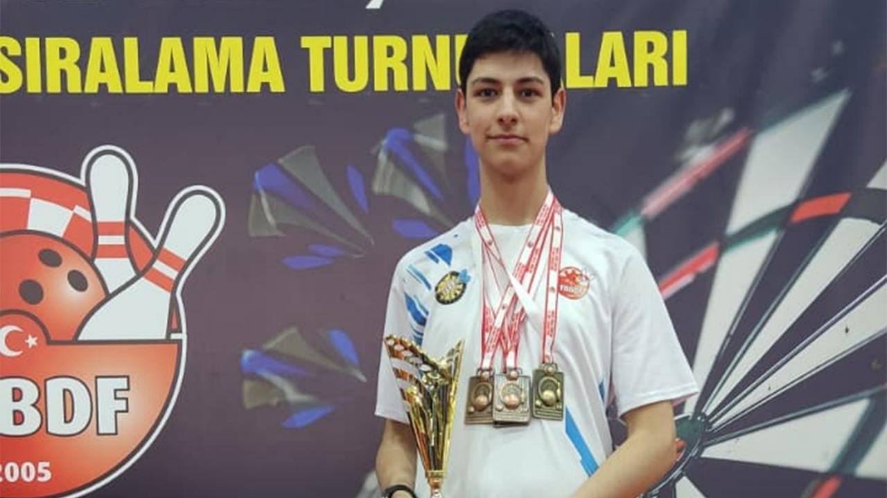 Karamanlı dartçı zirvede