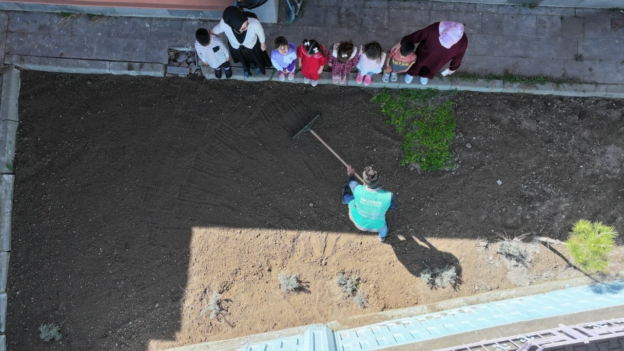 Kocasinan'da 2 okulda tarım uygulama alanları hazırlandı