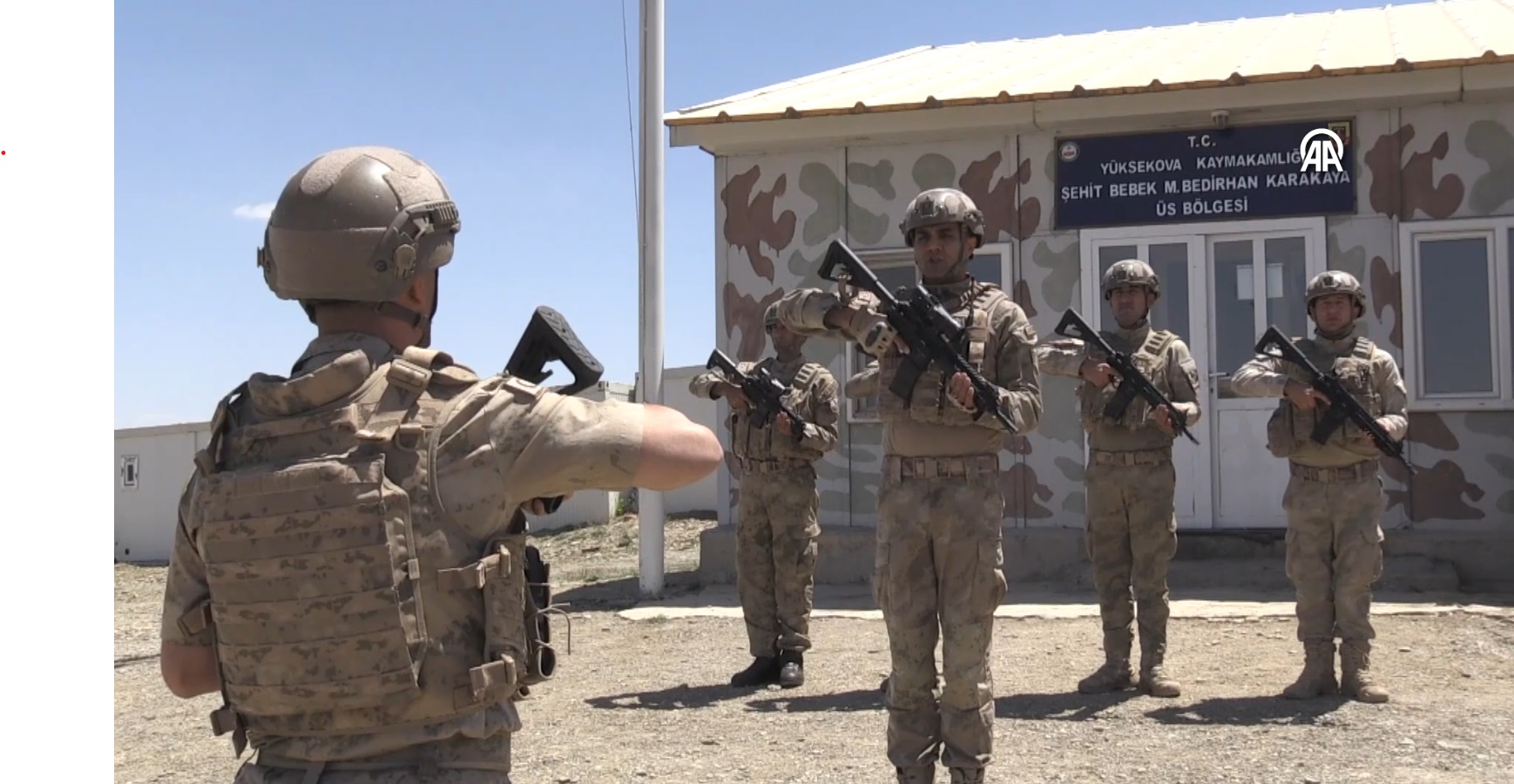 Türk Komandosundan "Şehit Bebek Nöbeti"