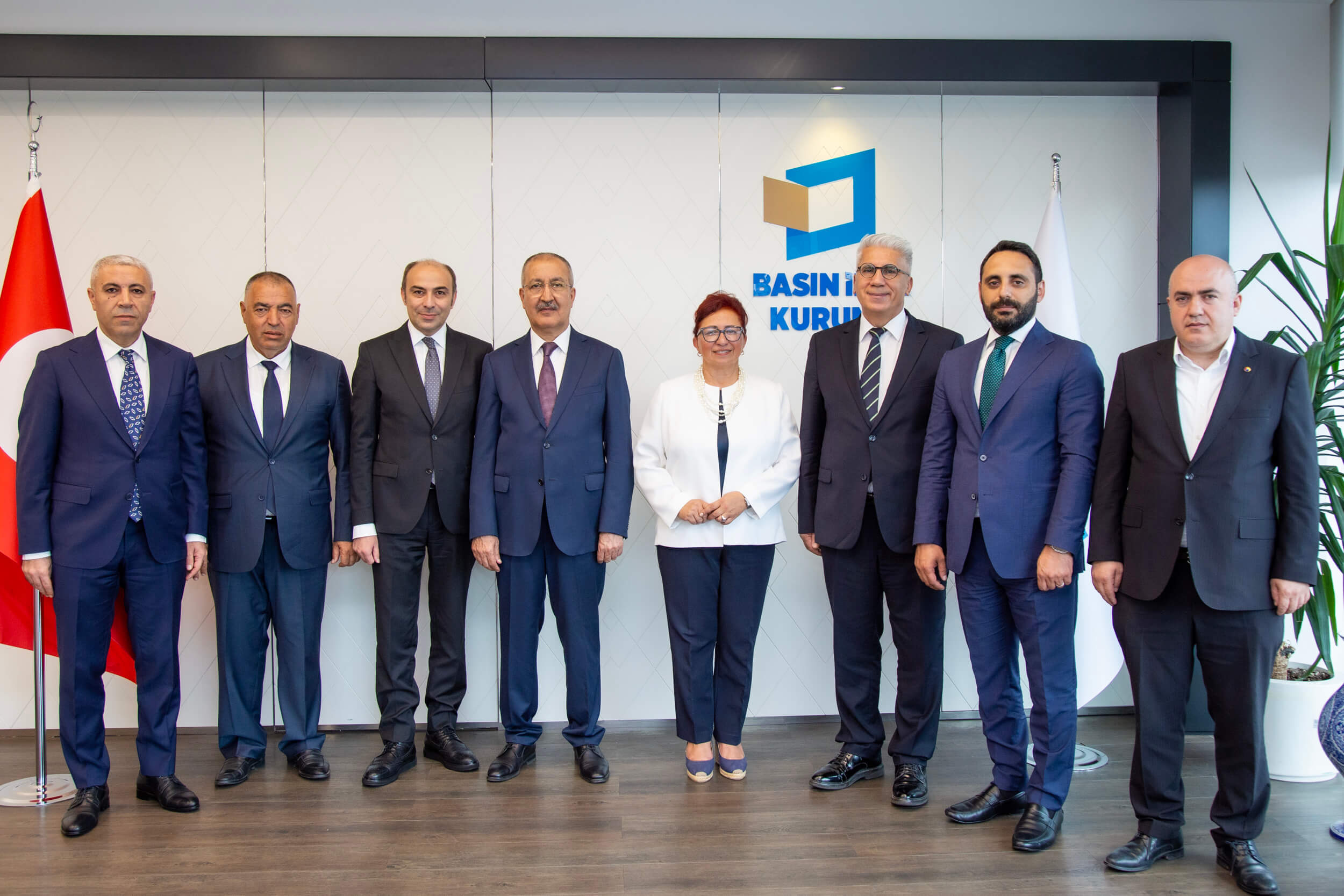 Yereldeki bazı haber siteleri topa tutuldu