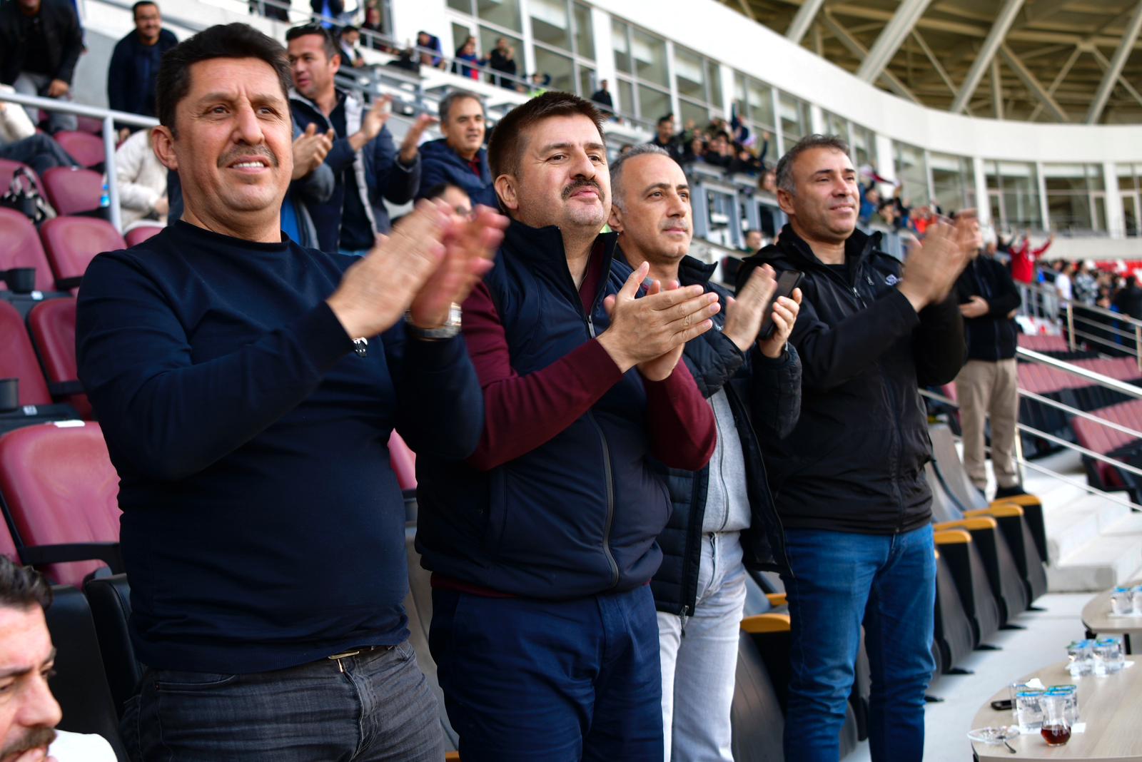 Validen Karaman FK’ya destek