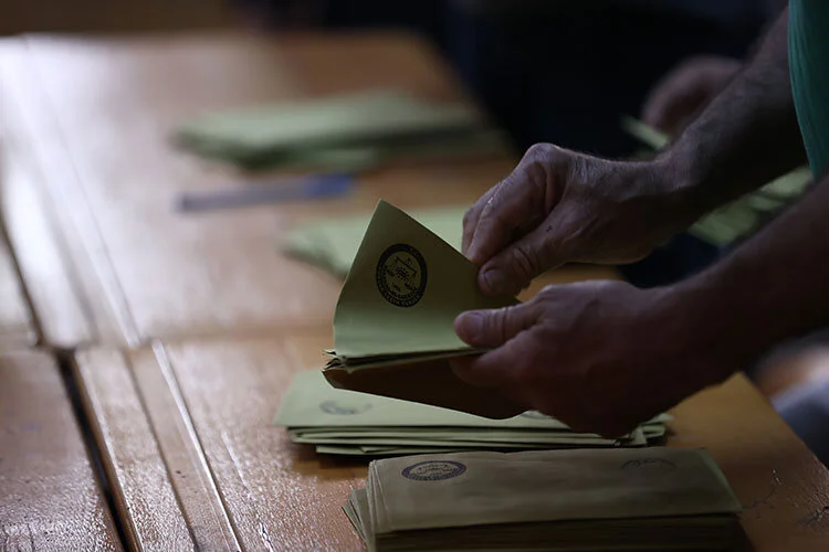 Yarın sandık başına gidiyoruz