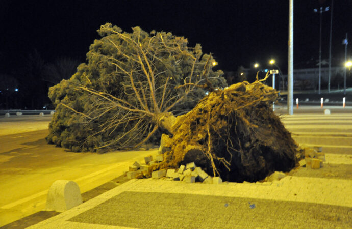 Karaman’da sağanak ve fırtınaya dikkat