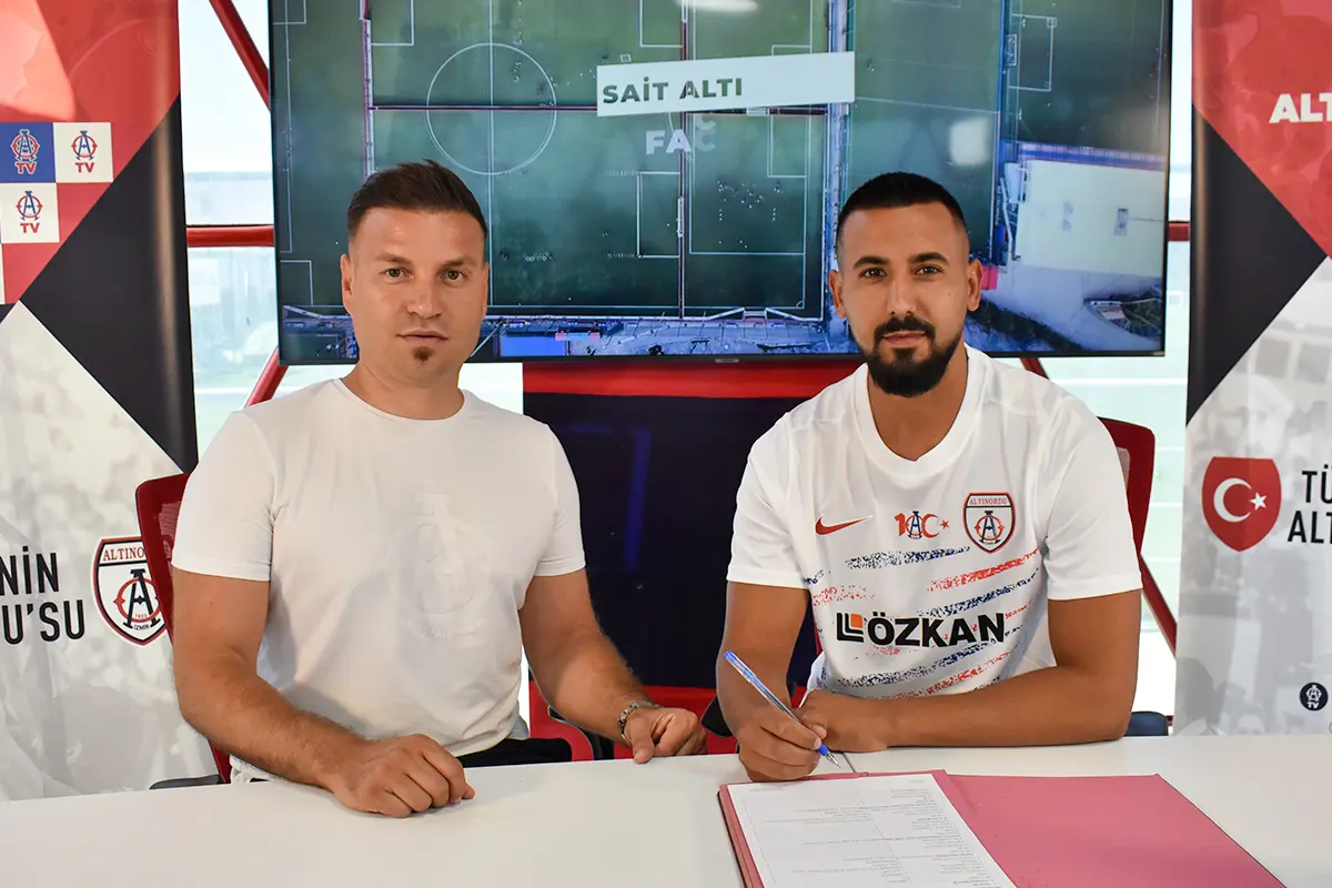 Karaman FK'da yaprak dökümü başladı