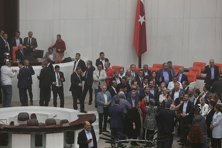 Hainlere karşı duran "Milletin Zaferi"