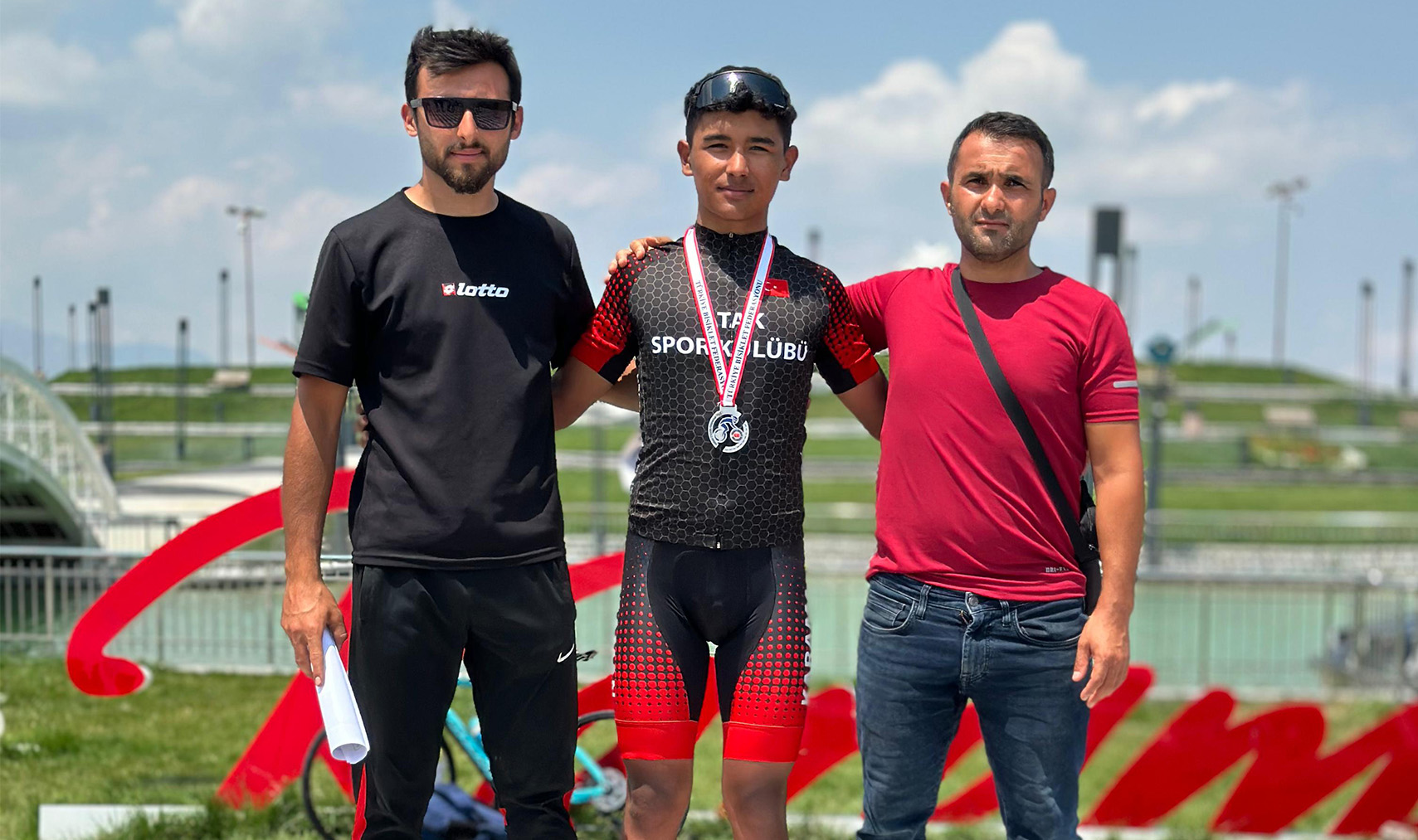 Karaman kendi evinde de boş geçmedi