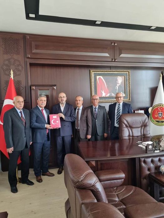 Başkan Yılmaz tebrikleri kabul ediyor