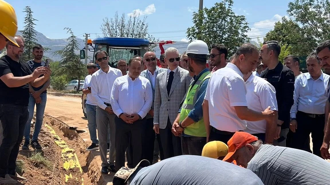 Yollarbaşı köyü bu kış doğalgaza kavuşuyor