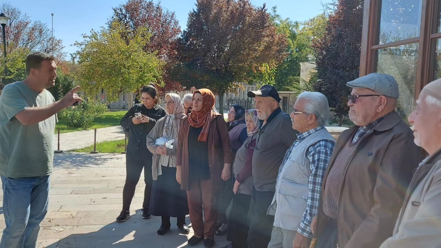 Karaman'daki huzurevi sakinlerine jest-6