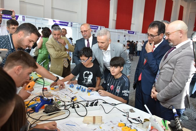 Bilim Şenliği kapılarını açtı-9