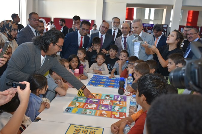 Bilim Şenliği kapılarını açtı-8