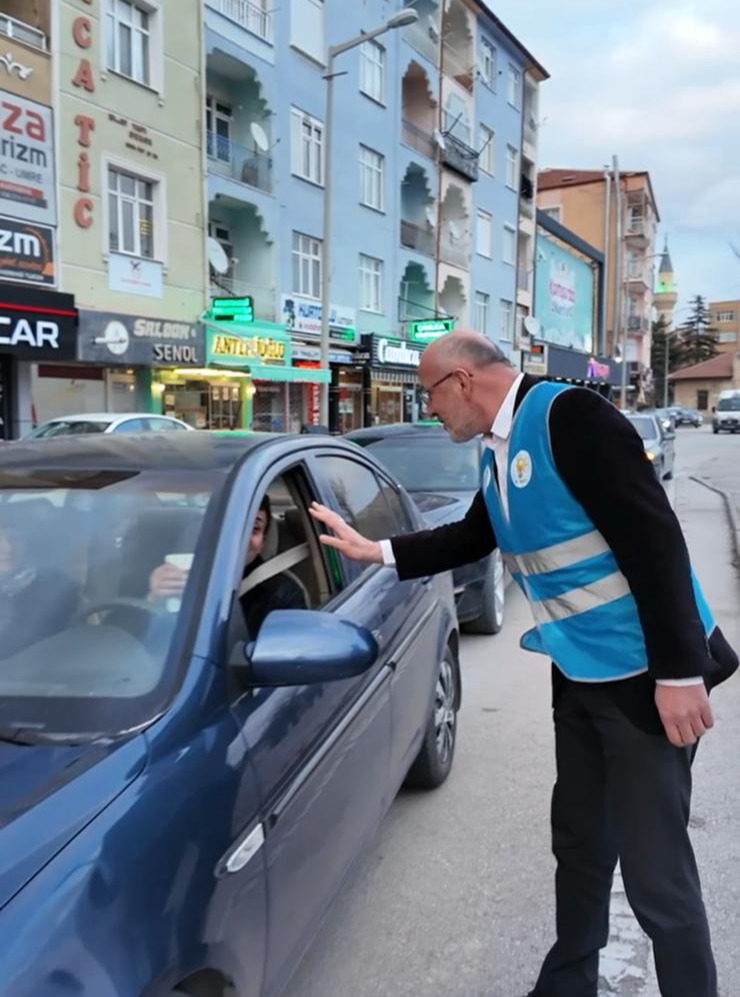 AK Parti’den vatandaşlara iftariyelik dağıtımı-3