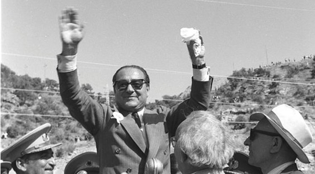 Ayrancı'da Menderes'in Ağzını Arı Soktu!