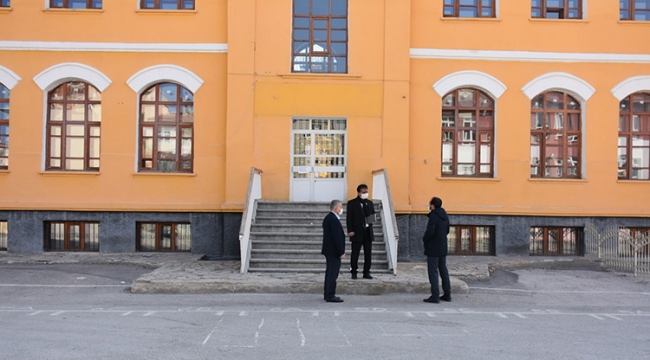 Gazi İlkokulu yeniden hayat buluyor