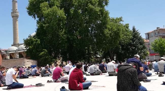 Cuma namazına gidecekler dikkat!