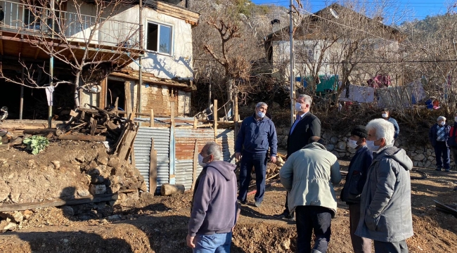 Ermenek'te 3 ev kül oldu