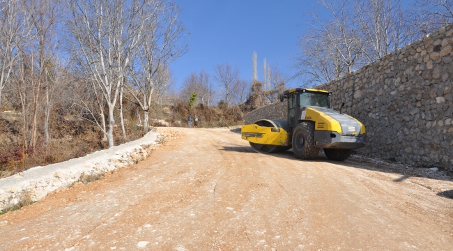 Ermenek’te bağ yolları iyileştiriliyor