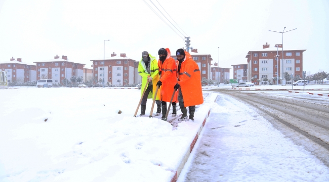 Belediyede kar mesaisine başladı 
