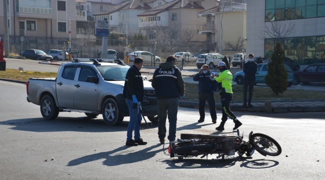 Karaman'da feci kaza: 2 yaralı!