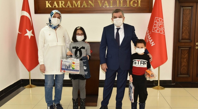 Minik öğrencilerden Vali Işık’a sürpriz ziyaret