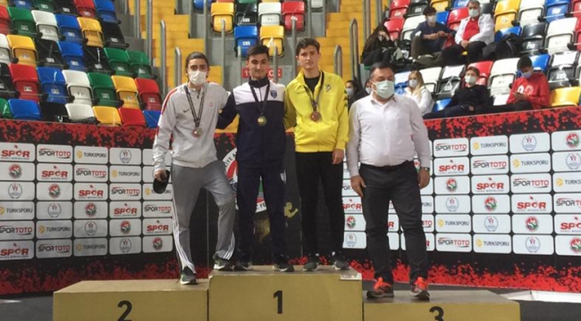 Karamanlı Atlet Koşar’dan Bronz Madalya