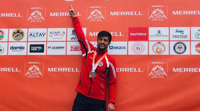 Zafer Yavuzaslan üçüncülükle döndü