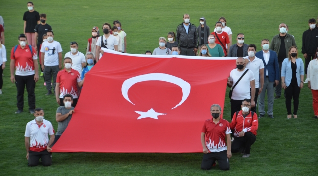 Karaman'da 19.19'da İstiklal Marşı okundu