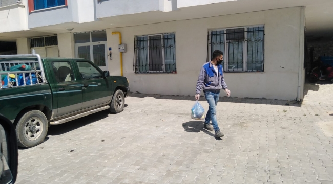 Karantinada olanların çöpleri evden alınıyor