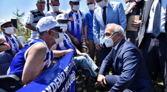 Bakan Elvan'a Mersin'de sevgi seli