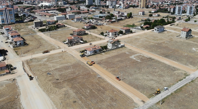 Yenişehir Mahallesi’nde yol ve park çalışması