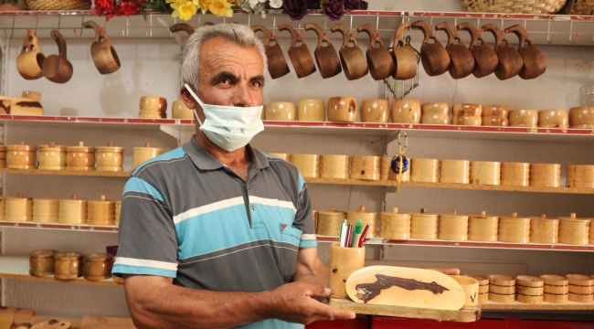 30 yıldır ahşaba şekil veriyor