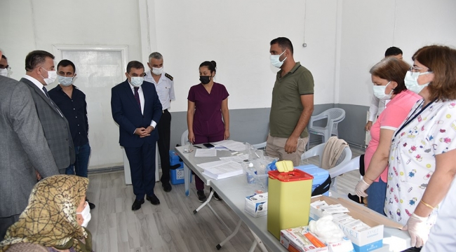 Vali Işık aşılama çalışmalarını takip etti