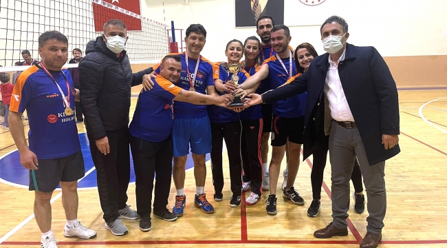 Cumhuriyet Kupası Voleybol Turnuvası Sona Erdi