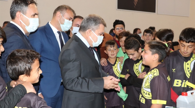 Amatör spor kulüplerine malzeme desteği