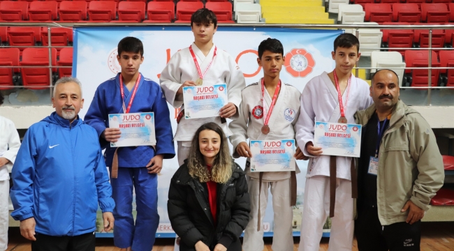 Judo’da kupalar sahiplerini buldu