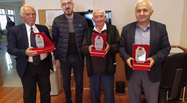Mesleğin duayenlerine plaket verildi