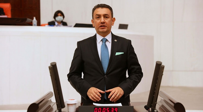 Ünver: “Cumhuriyet tarihine geçtiniz!”