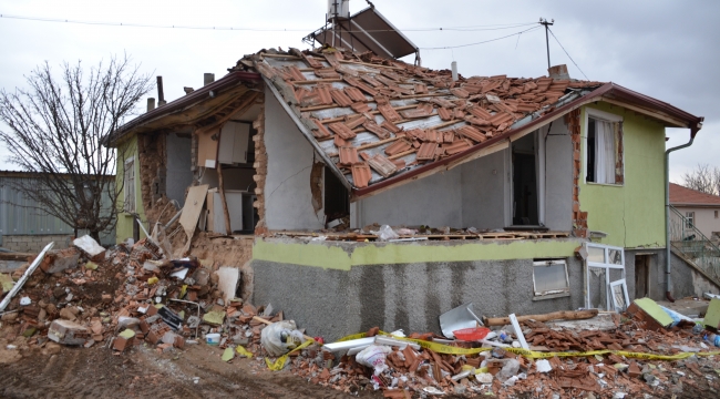 Bomba gibi patladı!