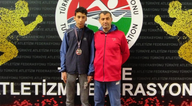 Karamanlı atletler İstanbul' dan madalyalarla döndü