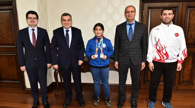 İşitme Engelli Sporcudan altın başarı