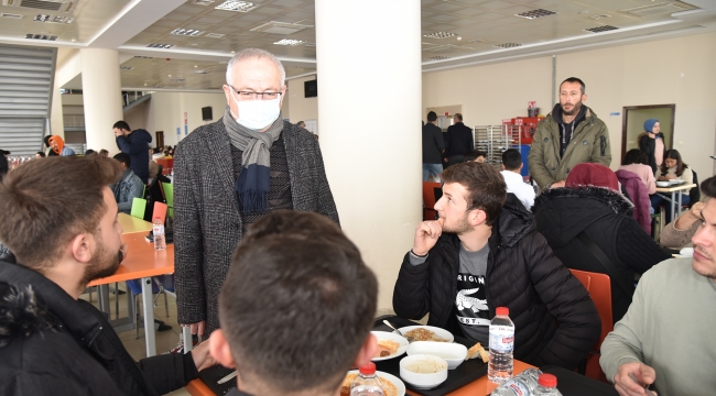 Rektör Namık Ak, Öğrencilerle Buluştu