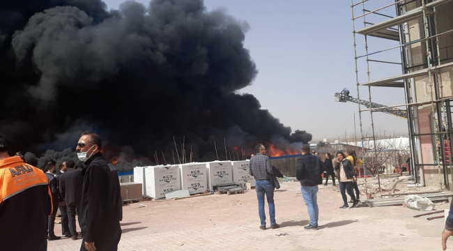 Karaman OSB&#039;de yangın büyüyor!