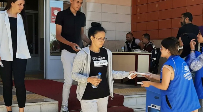 Gönüllü gençlerden örnek davranış!