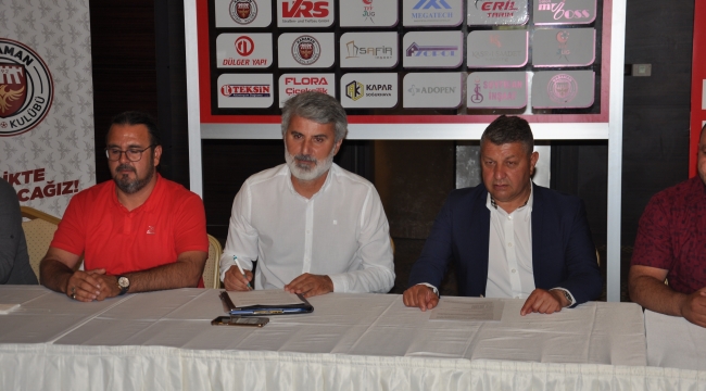 Son 'Şampiyon' imzaladı!