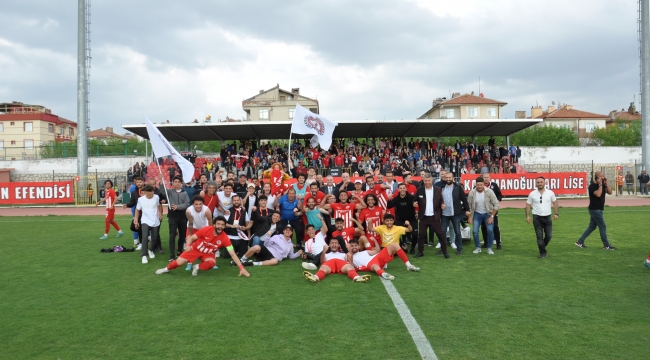 24 futbolcuyla yollar ayrıldı