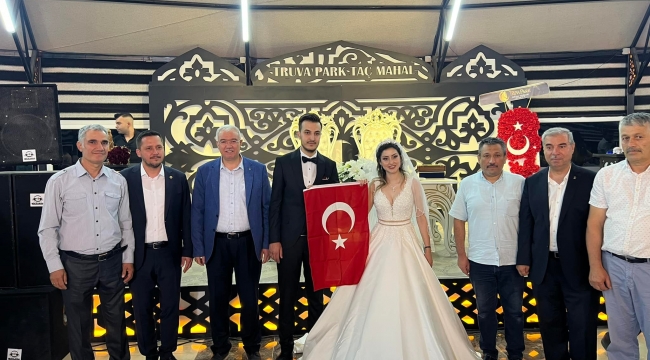 Mutluluklar Merve ve Y. Emre!