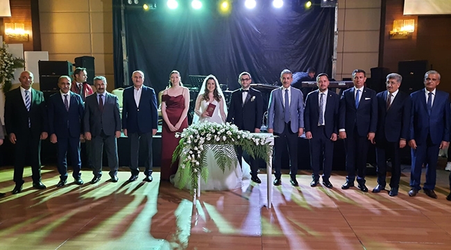 Taş ailesinin mutlu günü