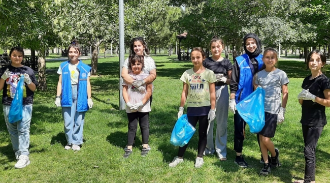 “Çevremizi Temizledikçe Mutlu Oluyoruz”